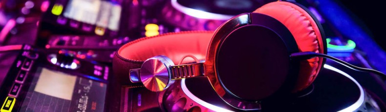 Orouni - <a href="http://www.laparisiennelife.com/2019/05/retrouvailles-avec-orouni-afin-d-en-apprendre-plus-sur-partitions.html">La Parisienne Life</a>